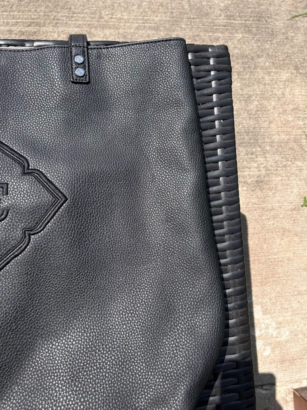 Thirty-one Around Town Tote & Matching Wallet - Picture 11 of 12